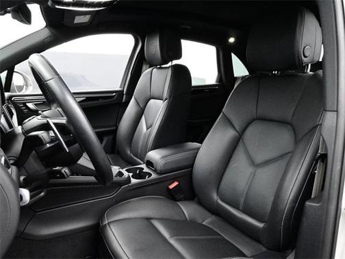 2023 Porsche Macan T