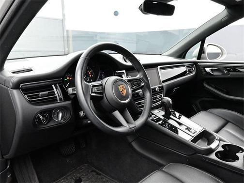 2023 Porsche Macan T