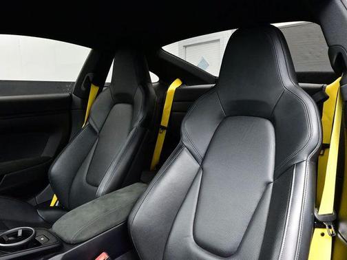 2022 Porsche 911 Carrera GTS