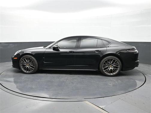 2023 Porsche Panamera 4