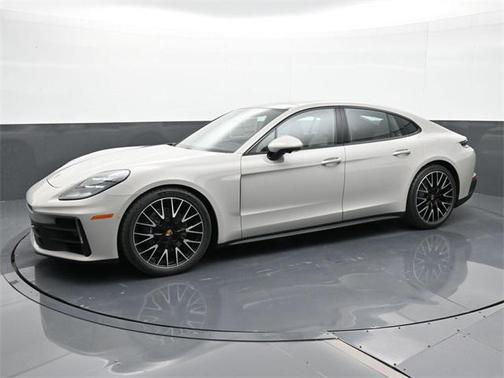 2025 Porsche Panamera 4