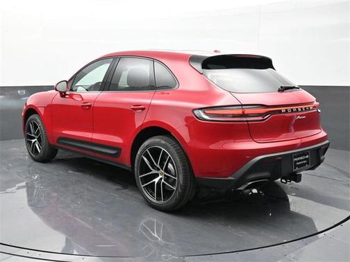 2025 Porsche Macan Base