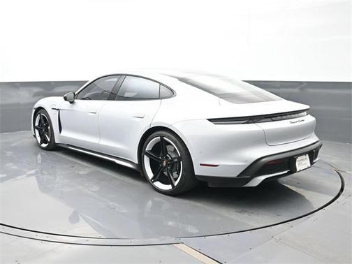 2022 Porsche Taycan Turbo