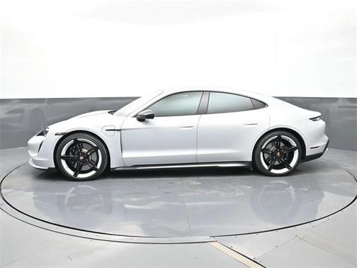 2022 Porsche Taycan Turbo