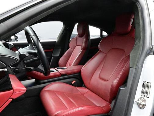 2022 Porsche Taycan Turbo