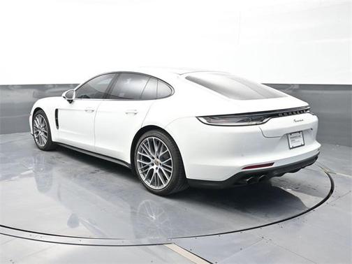 2023 Porsche Panamera Platinum Edition