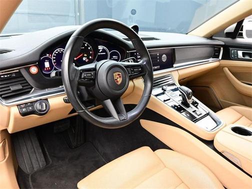 2023 Porsche Panamera Platinum Edition