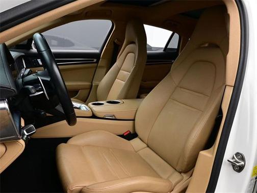 2023 Porsche Panamera Platinum Edition