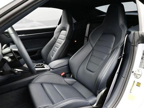 2026 Porsche 911 Carrera 4 GTS