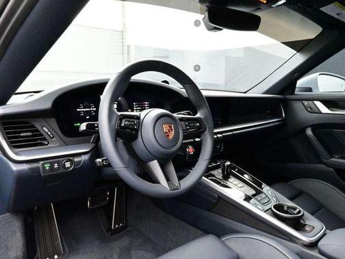 2026 Porsche 911 Carrera 4 GTS