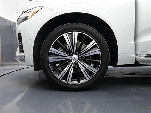 2022 Volvo XC60 B6 Inscription