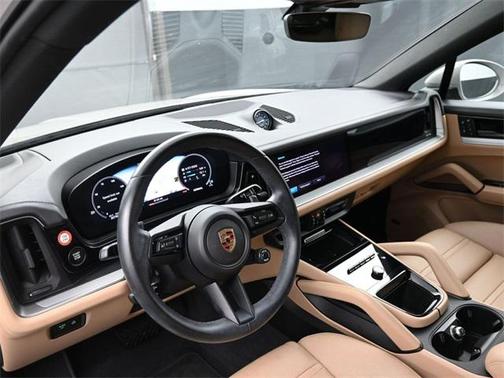 2024 Porsche Cayenne Base (Tiptronic)