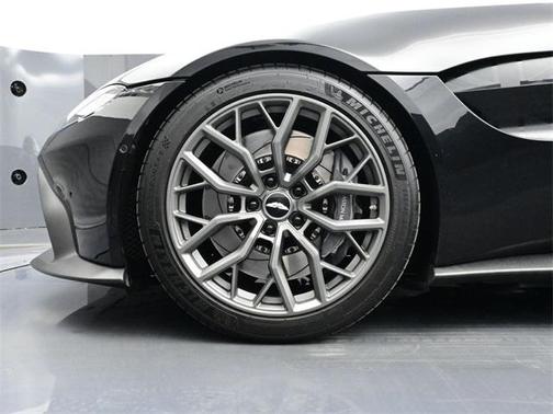 2020 Aston Martin Vantage Base