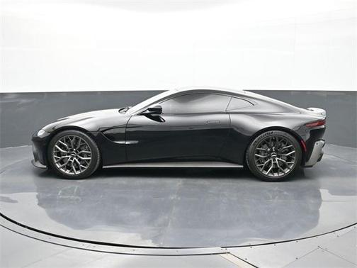 2020 Aston Martin Vantage Base