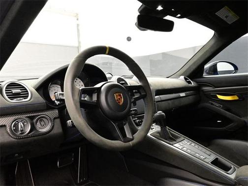 2023 Porsche 718 Cayman GT4 RS