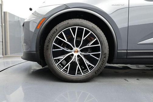 Slate Grey Neo 2025 Porsche Macan Macan Electric