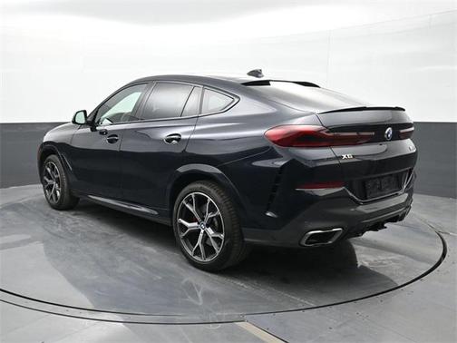 2021 BMW X6 M50i