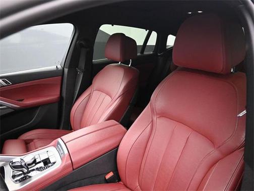 2021 BMW X6 M50i