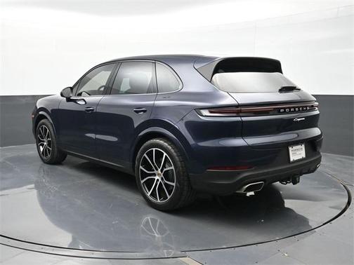 2024 Porsche Cayenne Base (Tiptronic)