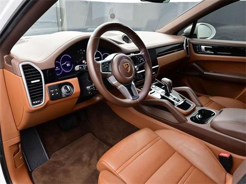 2022 Porsche Cayenne Cayenne