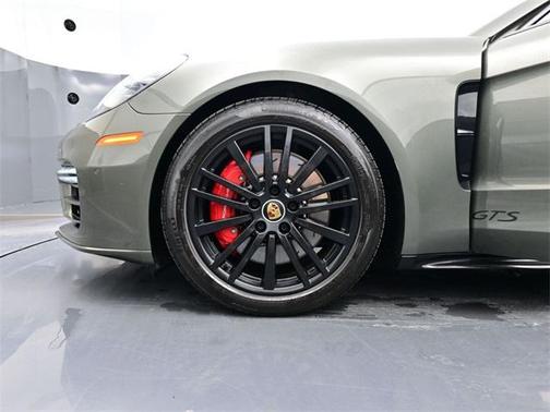 2022 Porsche Panamera GTS