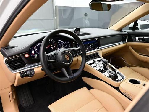 2023 Porsche Panamera Platinum Edition