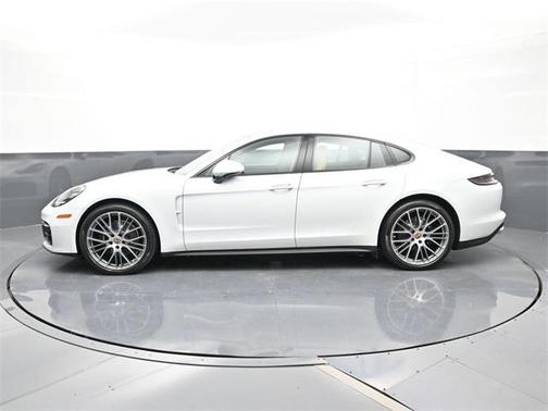 2023 Porsche Panamera Platinum Edition