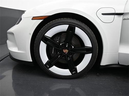 2025 Porsche Taycan 4