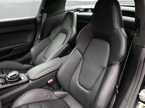 2022 Porsche 911 Targa