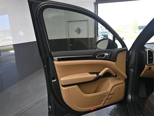 2016 Porsche Cayenne Base
