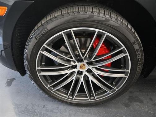 2024 Porsche Macan Base