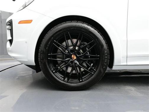 2026 Porsche Cayenne GTS