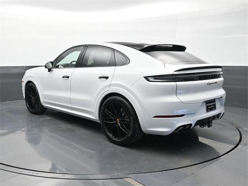2026 Porsche Cayenne GTS