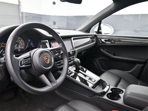 2023 Porsche Macan Base