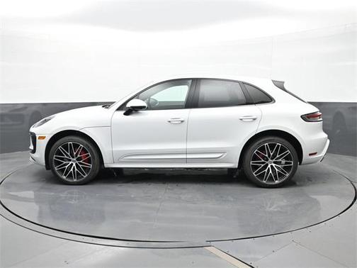 2023 Porsche Macan Base