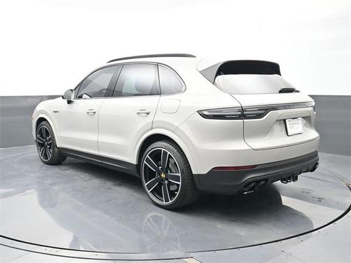 2022 Porsche Cayenne Cayenne E-Hybrid Platinum Edition