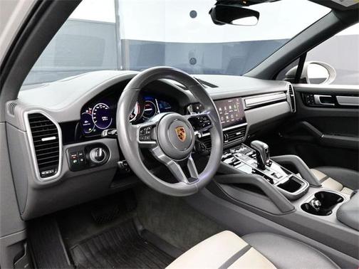 2022 Porsche Cayenne Cayenne E-Hybrid Platinum Edition