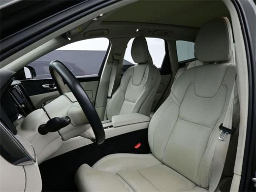 2021 Volvo XC60 T5 Inscription