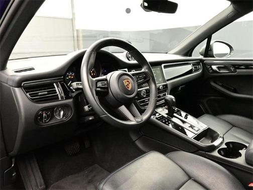 2023 Porsche Macan T