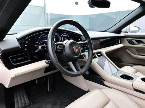 2025 Porsche Taycan 4