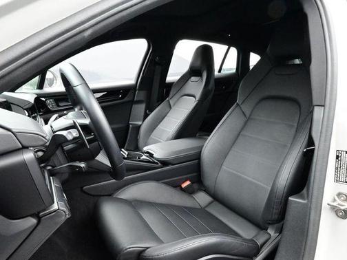 2025 Porsche Panamera 4