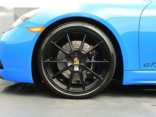 2025 Porsche 718 Cayman GTS 4.0