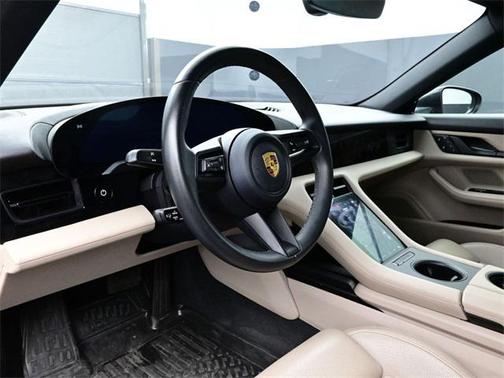 2022 Porsche Taycan 