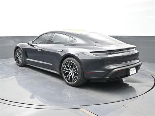 2022 Porsche Taycan 