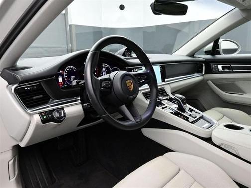 2023 Porsche Panamera Platinum Edition