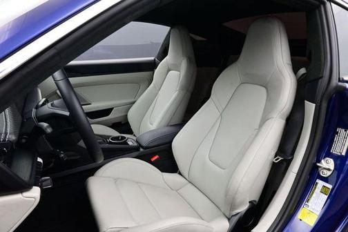 Gentian Blue Metallic 2026 Porsche 911 GT3
