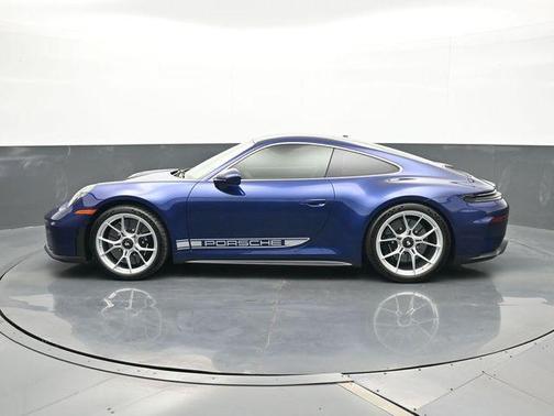 Gentian Blue Metallic 2026 Porsche 911 GT3