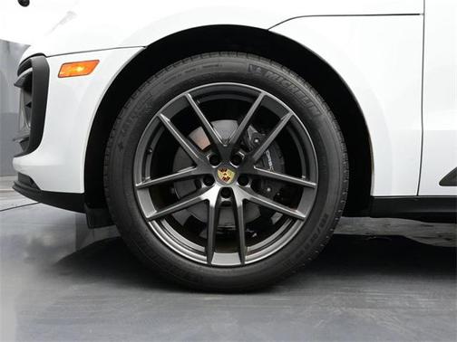 2023 Porsche Macan T