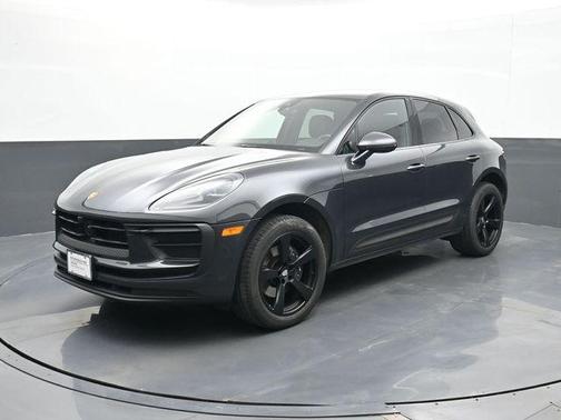 Volcano Grey Metallic 2023 Porsche Macan Macan