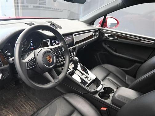 2022 Porsche Macan Base